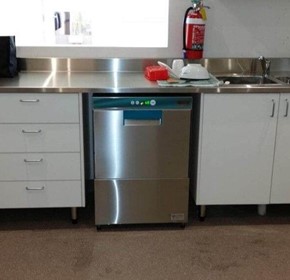How to Choose Between a Pass-through Dishwasher vs. an Undercounter Dishwasher How to Choose Between a Pass-through Dishwasher vs. an Undercounter Dishwasher