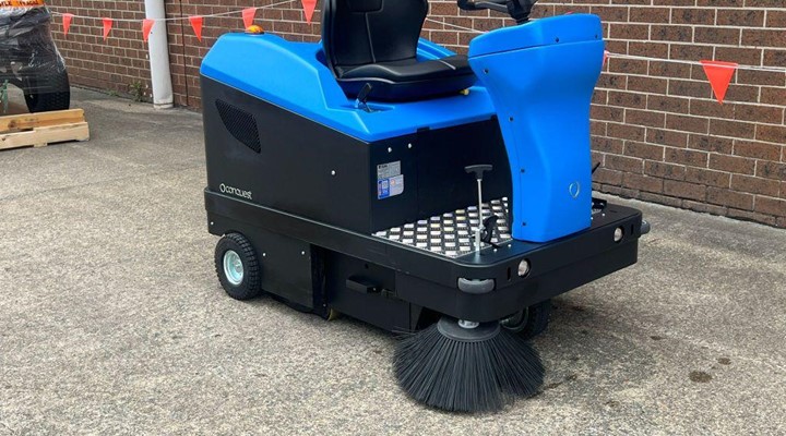 Refurbished Floor Sweeper