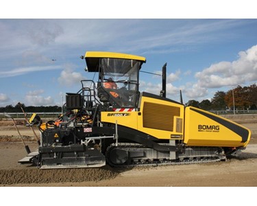 BOMAG - Asphalt Paver BF800