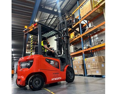 Hyworth 2.5T 4W Lithium Counterbalance - Rent To Own for $138 per week! H25BE4W48Li-2