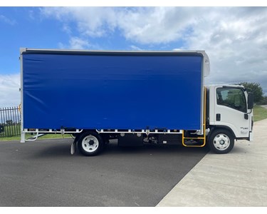 Isuzu - Curtainsider Truck | NQR 88-190 8-Pallet Freight Pack
