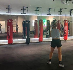 ALUCOBOND® Mirrors: A Safer Solution for Studios and Gyms ALUCOBOND® Mirrors: A Safer Solution for Studios and Gyms