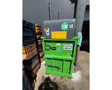 V8 Cardboard/ Plastic Hydraulic Baler