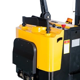 Electric Reach Stacker Speeds to 2km/h | RT12-20 