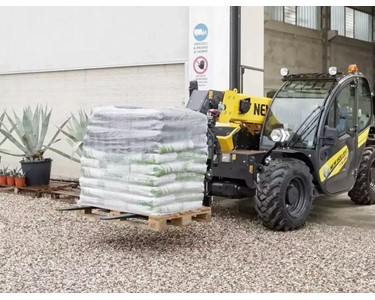 Agricultural Telehandler 131 HP | TH7.42 Elite
