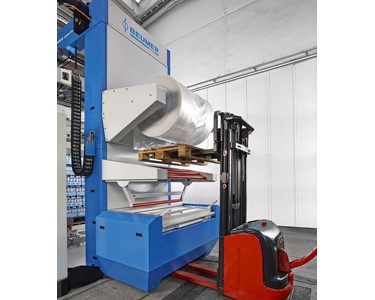 Stretch Hood Wrapping Systems | BEUMER