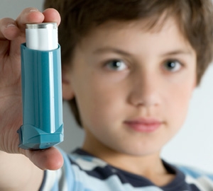Genetic and environmental factors are crucial in the induction of asthma in children.