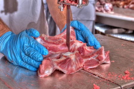 if there is a food incident, regulators will be better placed to investigate food safety matters through the entire meat supply chain," according to FSANZ chief executive officer Steve McCutcheon.
