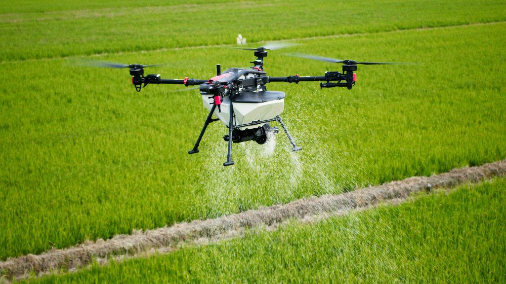P150 MAX Spray and Spread Drone