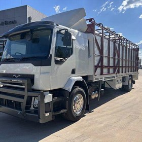 Livestock Truck | FE350 White Stock/Cattle Crate