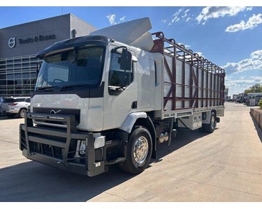 Volvo - Livestock Truck | FE350 White Stock/Cattle Crate