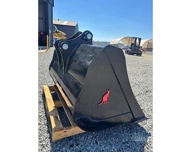 Roo Attachments - GP Buckets | KX80 8T MUD 1500