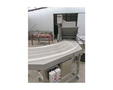 Belt Conveyor | PACIFIC 600mm 90 Degree Wire Belt Conveyor