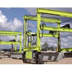 Heavy Lifters Straddle Carrier | Isoloader