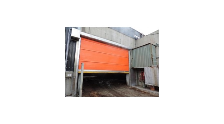 Stainless steel construction for rapid roll doors