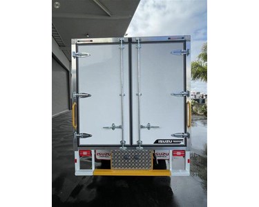 Isuzu - Pantech Truck | NNR 45-150 DT D34 Vanpack