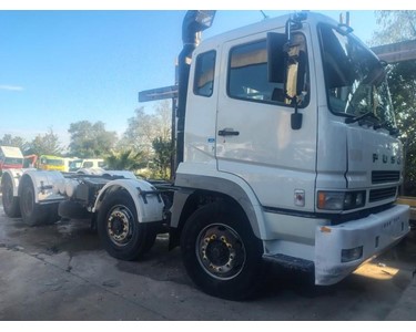 Mitsubishi - FS 8X4 Prime Mover Truck
