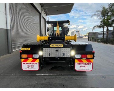 Isuzu - Hooklift & Bi-fold Truck | FYJ 320-355 AT R60