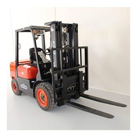 Diesel Forklift with 3 Stage Container Mast