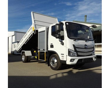 S 9D15 Tipper Truck 4x2 3.8DT