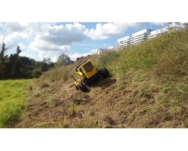 Civiline - Remote-controlled Slope Mower 50hp | Track 50 