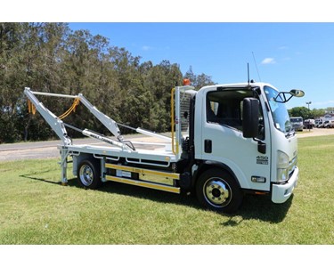 Isuzu - Used Skip Bin Lifter Truck | NQR 450 MWB AMT