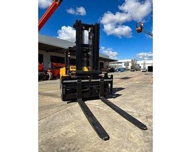 Un Forklifts - Forklift for Hire | 10.0T Diesel Forklifts | FD100T-2W400SS