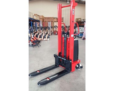 Semi Electric Narrow Pallet Stacker 1500kg (Open Pallet Use Only)