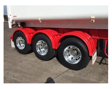 32' Chassis Tipper | Moore