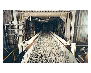 Conveyors - Apron Conveyor System | BEUMER
