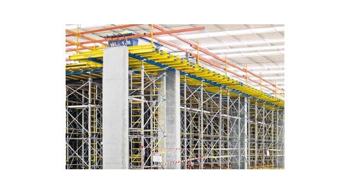 Large quantities of load-bearing towers Staxo 100 and Staxo 40 were erected quickly and safely.
