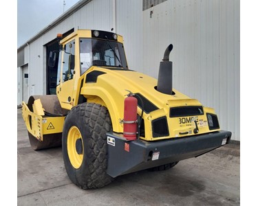 BOMAG - BW211PD-4 Roller