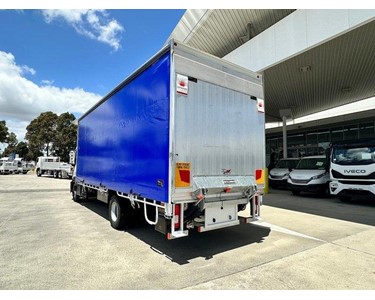 Iveco - ML140E28/P 12-Pallet Curtainsider Truck