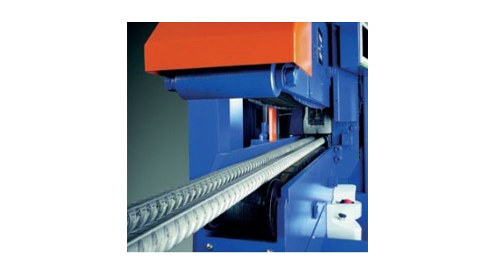 Metax rod pull-in device makes for high in-feed speeds.