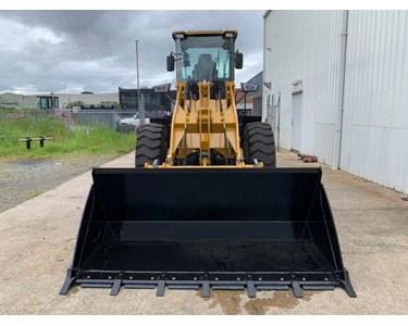Summit - 933 6.6T Wheel Loader 125HP Cummins