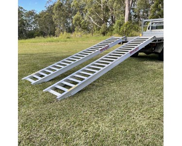 Whipps Ramps - 6T Capacity Aluminium Machinery Loading Ramps 4.1 metres long