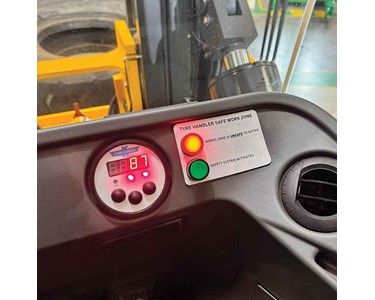 Konecranes - Electric Tyre Handler | 8.5-10.5 Tonne