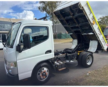 Mitsubishi - Used Tipper Truck | 2017 CANTER L 7/800 TIPPER FEA61BR3SFAC