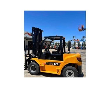 UN Forklift - 7.0T Heavy Duty Diesel Forklifts | FD70T-2W400SSFP