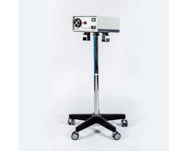 Isolux - Xenon Surgical Light Source