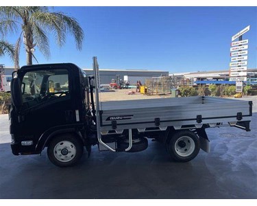 Isuzu - NLR 45-150 DT D25 Tray Truck