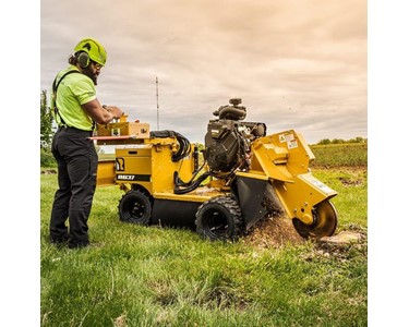 Rayco - Rayco RG37 Petrol Stump Grinder - 43.8cm Cutting Wheel