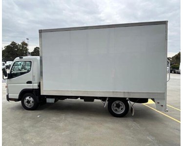 Fuso - Pantech | 2022 Canter 515 with roller door | Used