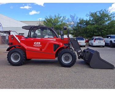 Telehandlers SW625 2.5T with 74HP Kubota Engine