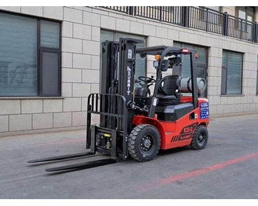 Summit - K25L 2.5 Ton LPG Dual Fuel Forklift With Nissan Engine