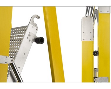 Branach - Workmaster 450mm & 550mm Fibreglass Platform Ladders