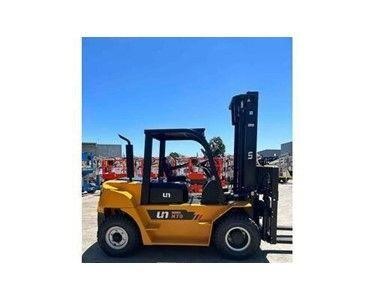 UN Forklift - Forklift for Hire | 7.0T Heavy Duty Diesel Forklifts | FD70T-2W400SSFP