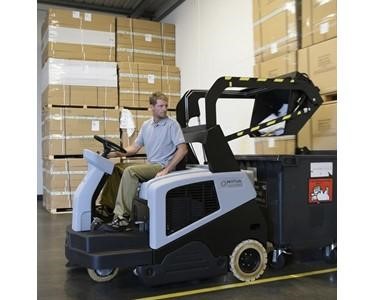 Nilfisk - Ride-On Sweeper | Battery Hybrid