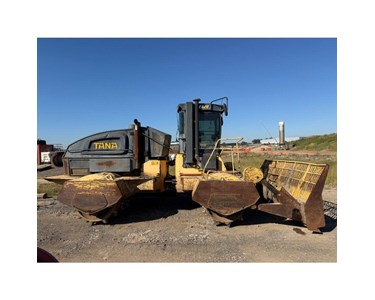 Tana - Used Landfill Compactor E520 