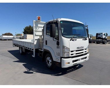Isuzu - Used Traytop Truck | 2011 Frr500 FRR 500 